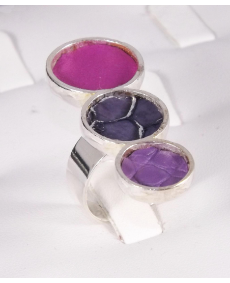 Bague plaquée argent et camaïeu de violet Bague plaquée argent et camaïeu de violet